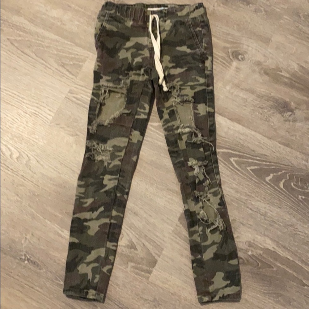 camo jeans with rips